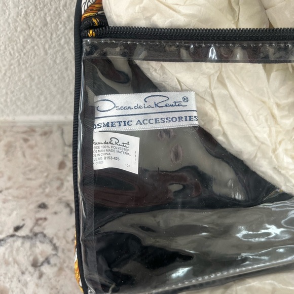 Oscar de la Renta Black and White Cosmetic Bag with Geometric Design - Picture 8 of 8